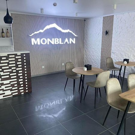 Отель Monblan ヤブルニツァ エクステリア 写真